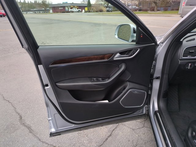 Used 2018 Audi Q3 2.0T Premium Plus w/ Premium Plus Package image 11