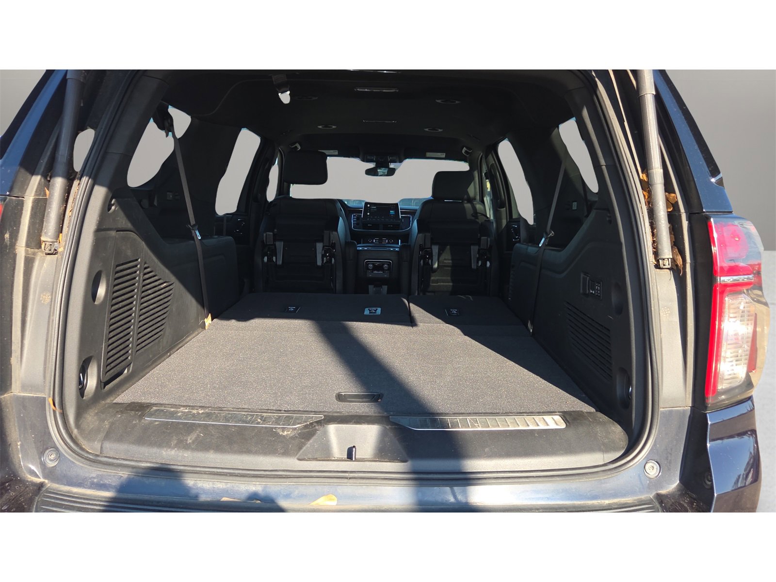 Used 2022 Chevrolet Suburban Z71 w/ Z71 Off-Road Package image 18