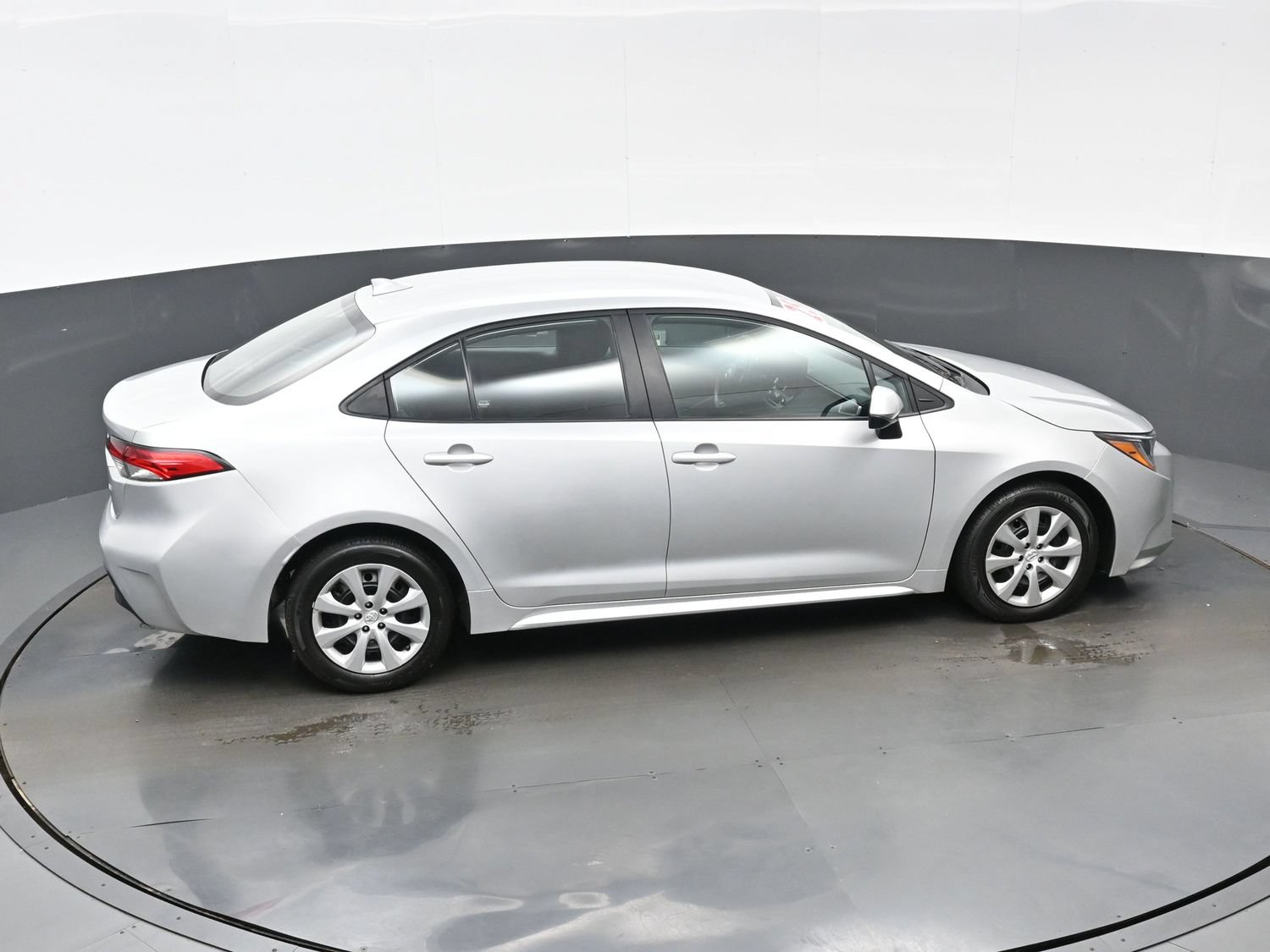 Used 2025 Toyota Corolla LE FWD image 39
