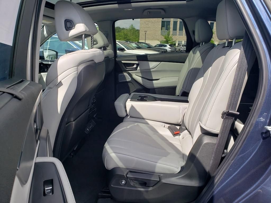 Certified 2025 Acura MDX SH-AWD w/ Technology Package image 31