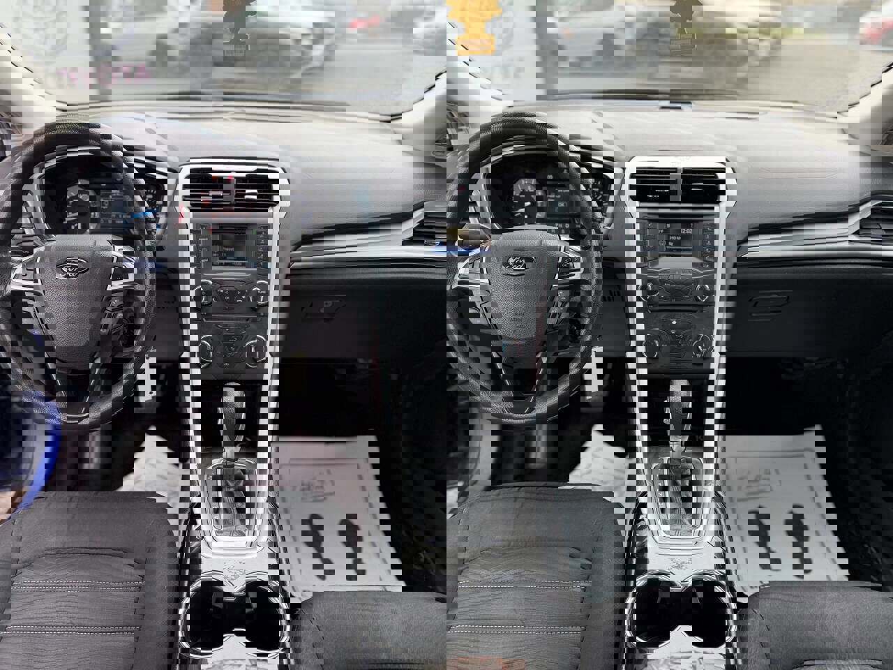 Used 2016 Ford Fusion SE image 7