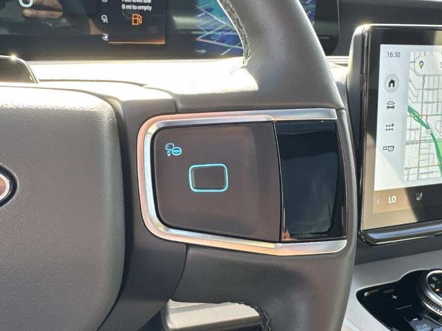 Certified 2025 Ford Expedition Active image 24