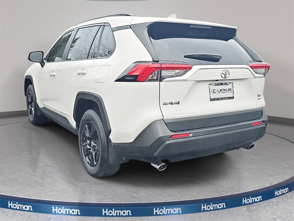 Used 2020 Toyota RAV4 XLE image 7