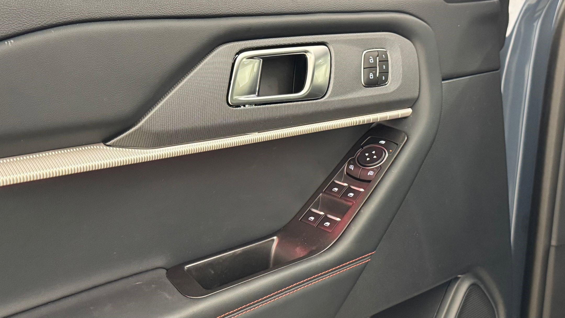 New 2026 Ford Explorer ST-Line w/ Premium Package image 24