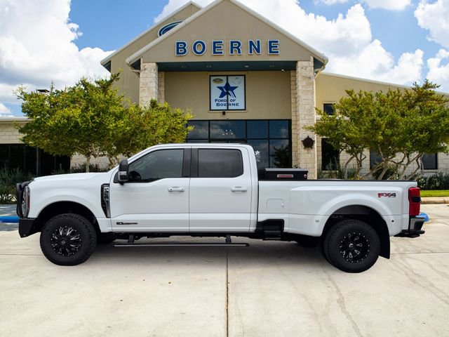 Used 2025 Ford F350 Lariat w/ Lariat Ultimate Package AWD/4WD image 2