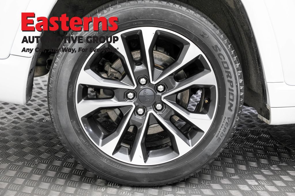 Used 2022 Jeep Grand Cherokee Overland AWD/4WD image 34