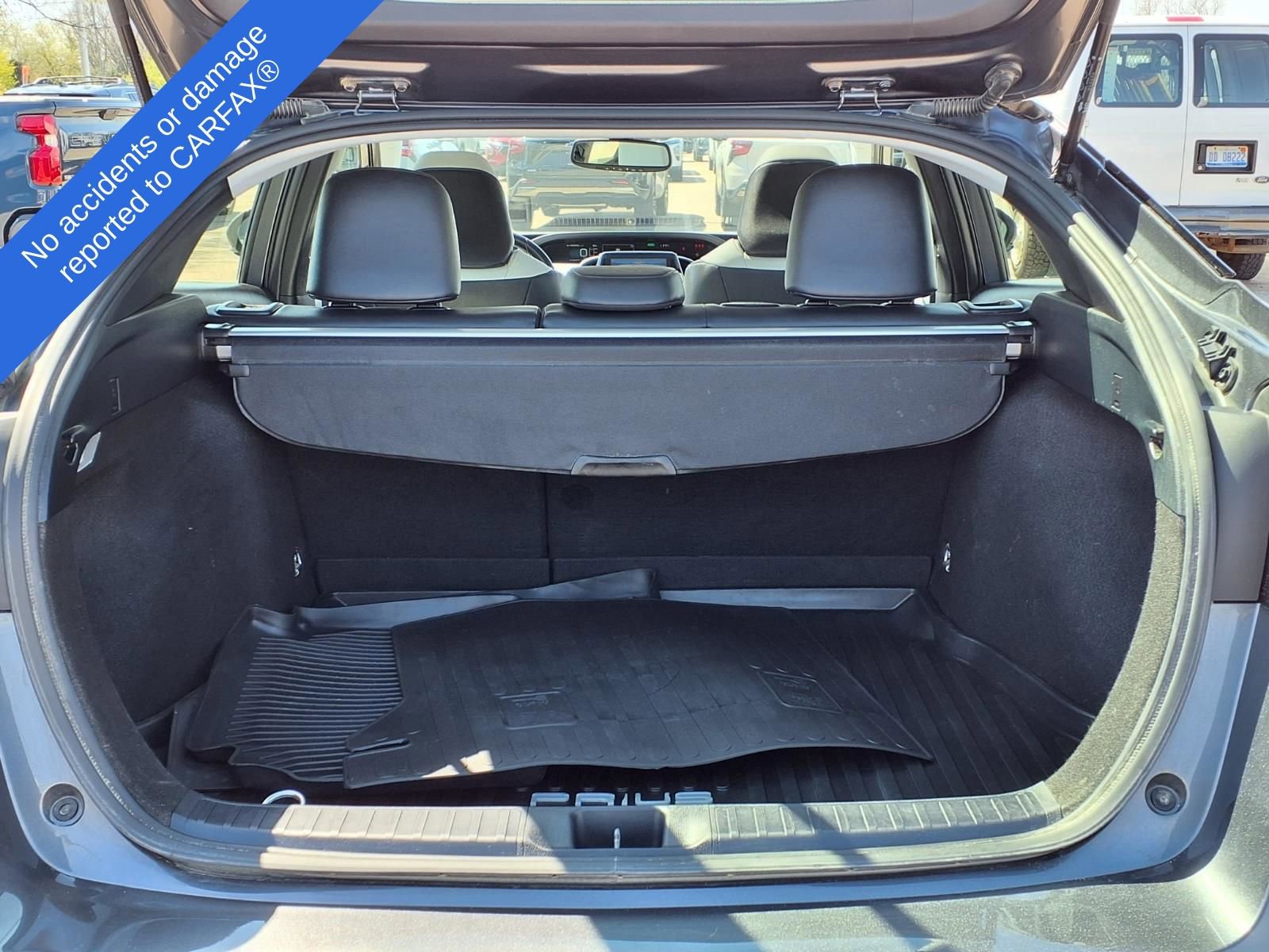 Used 2022 Toyota Prius Limited w/ Premium Convenience Package FWD image 12