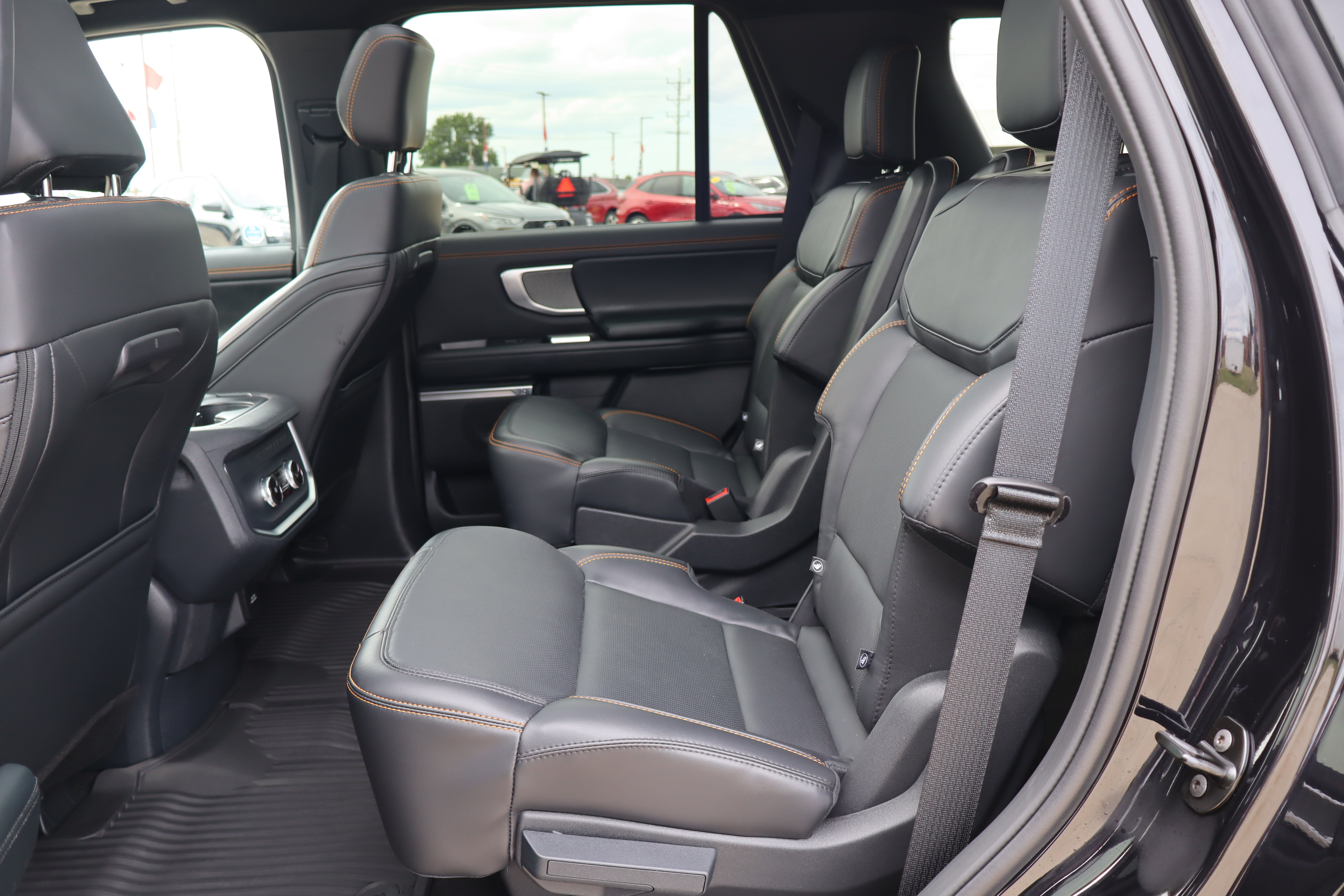 Used 2025 Ford Expedition Tremor AWD/4WD image 11