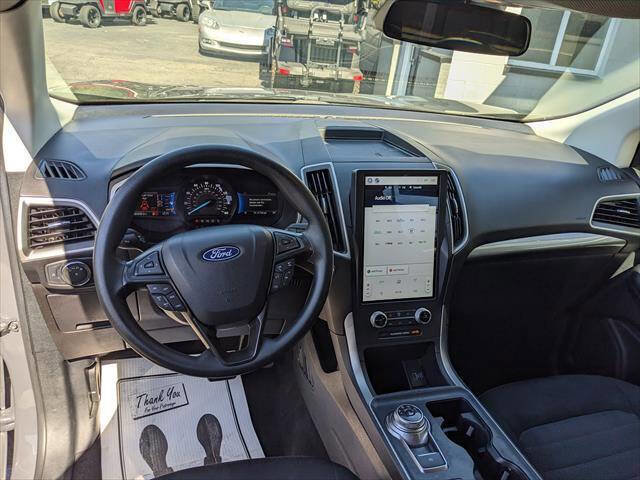 Used 2021 Ford Edge SE image 13