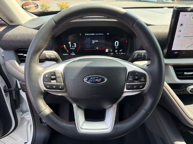 Used 2025 Ford Explorer Active AWD/4WD image 14