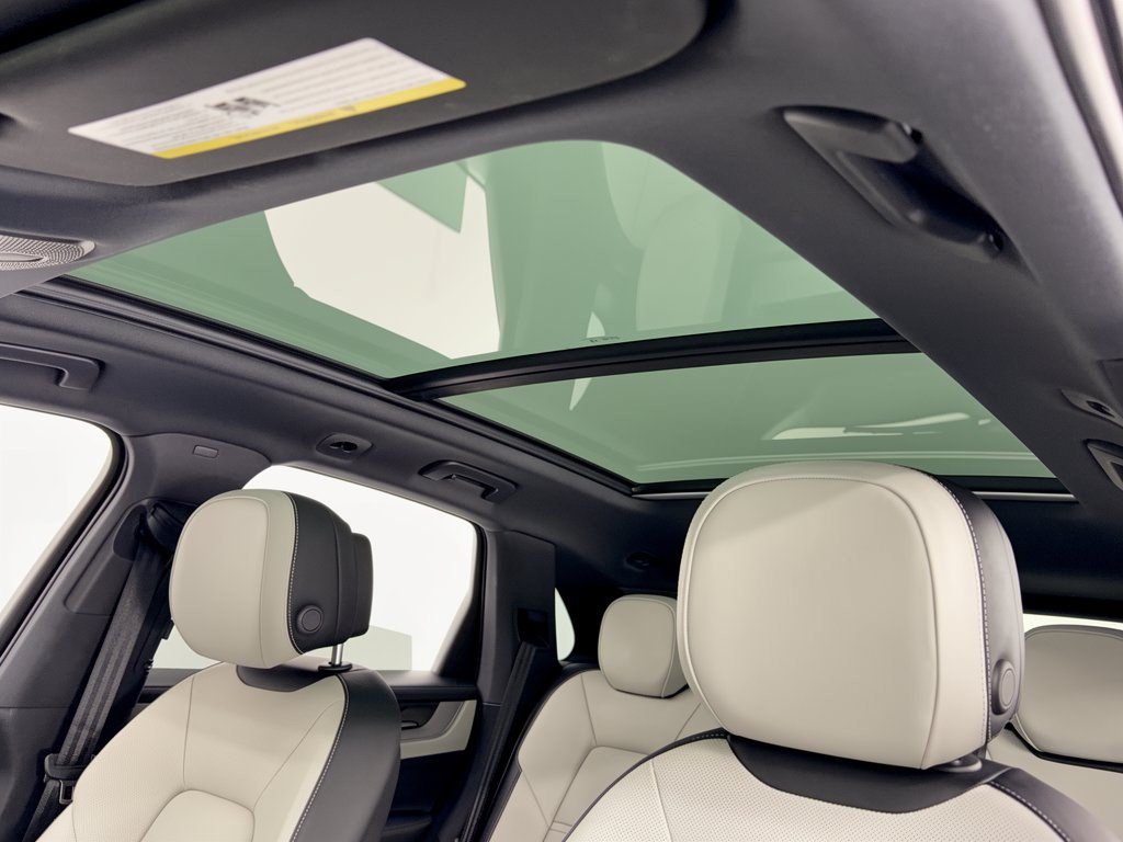 Certified 2025 Porsche Cayenne S AWD/4WD image 27