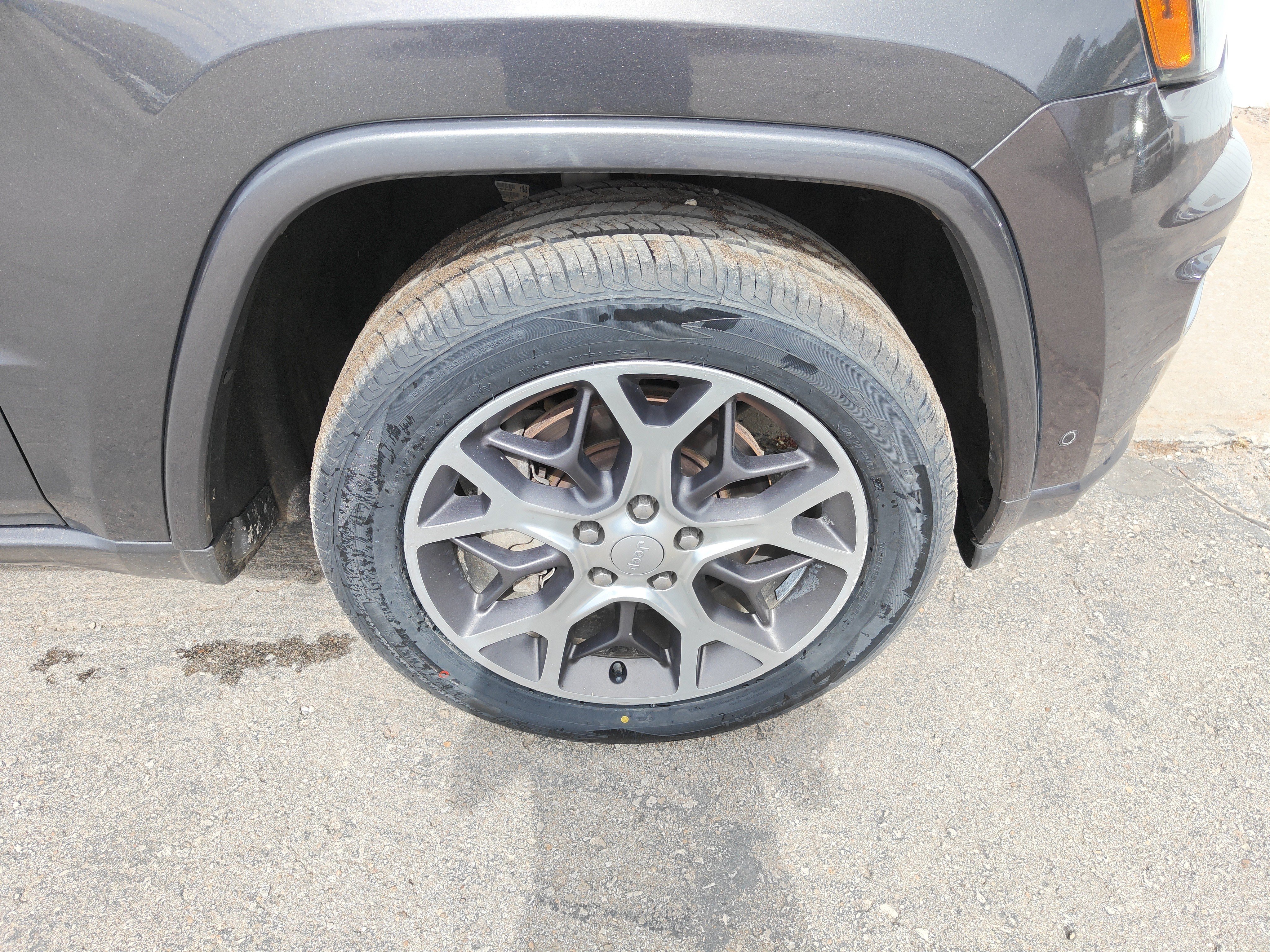Used 2018 Jeep Grand Cherokee Limited AWD/4WD image 3