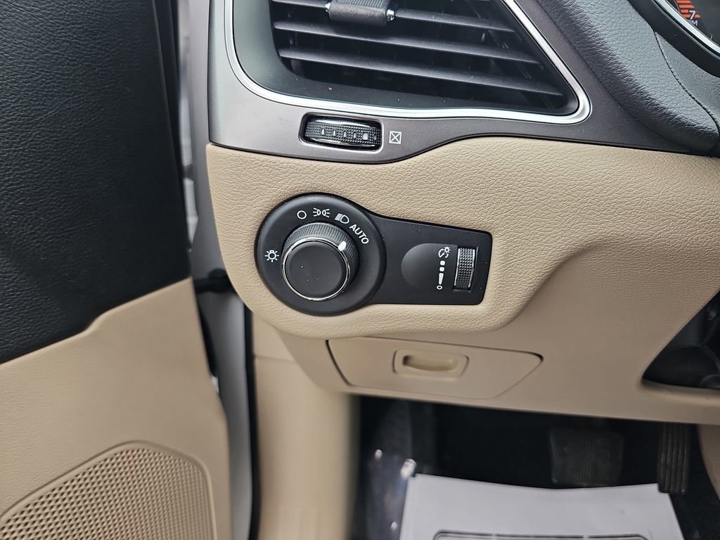 Used 2020 Jeep Cherokee Latitude image 29