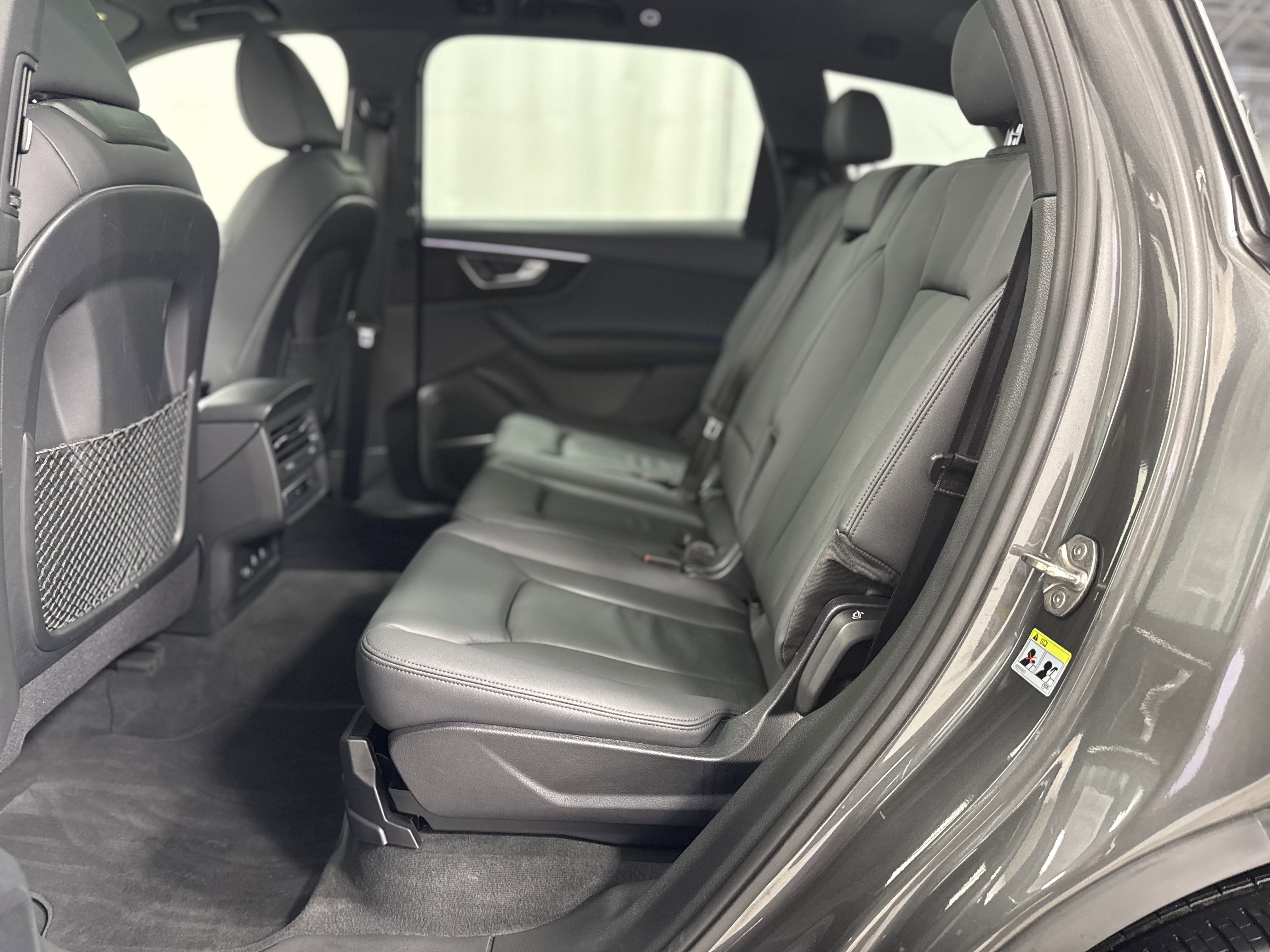 Used 2024 Audi Q7 Premium Plus w/ Premium Plus Package image 28