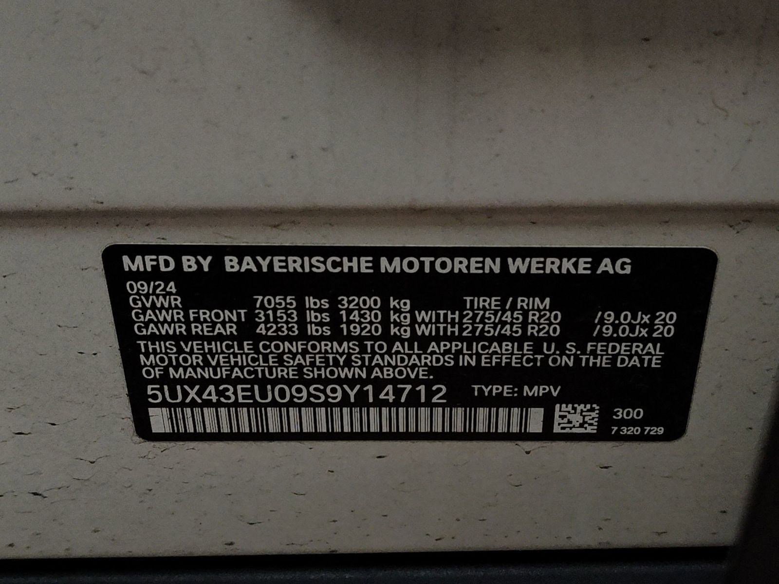 Used 2025 BMW X5 xDrive50e w/ Parking Assistance Package image 15