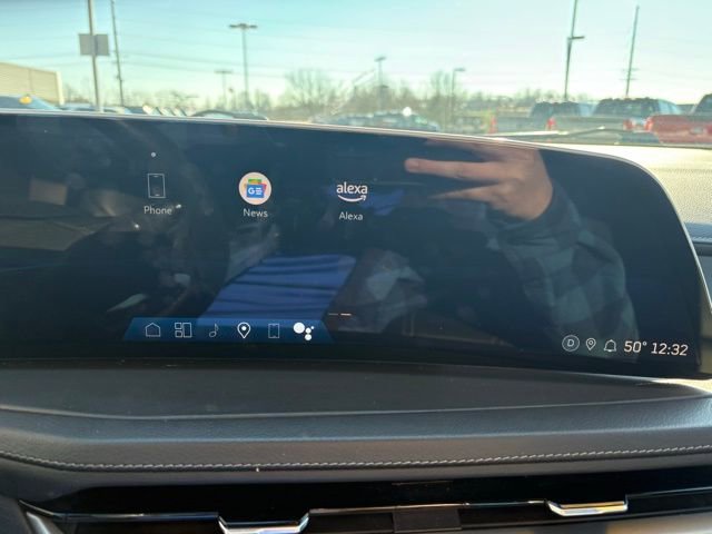 Used 2024 Cadillac XT4 Premium Luxury image 16