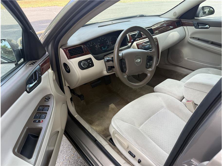 Used 2007 Chevrolet Impala LT w/ Preferred Equipment Group FWD image 11
