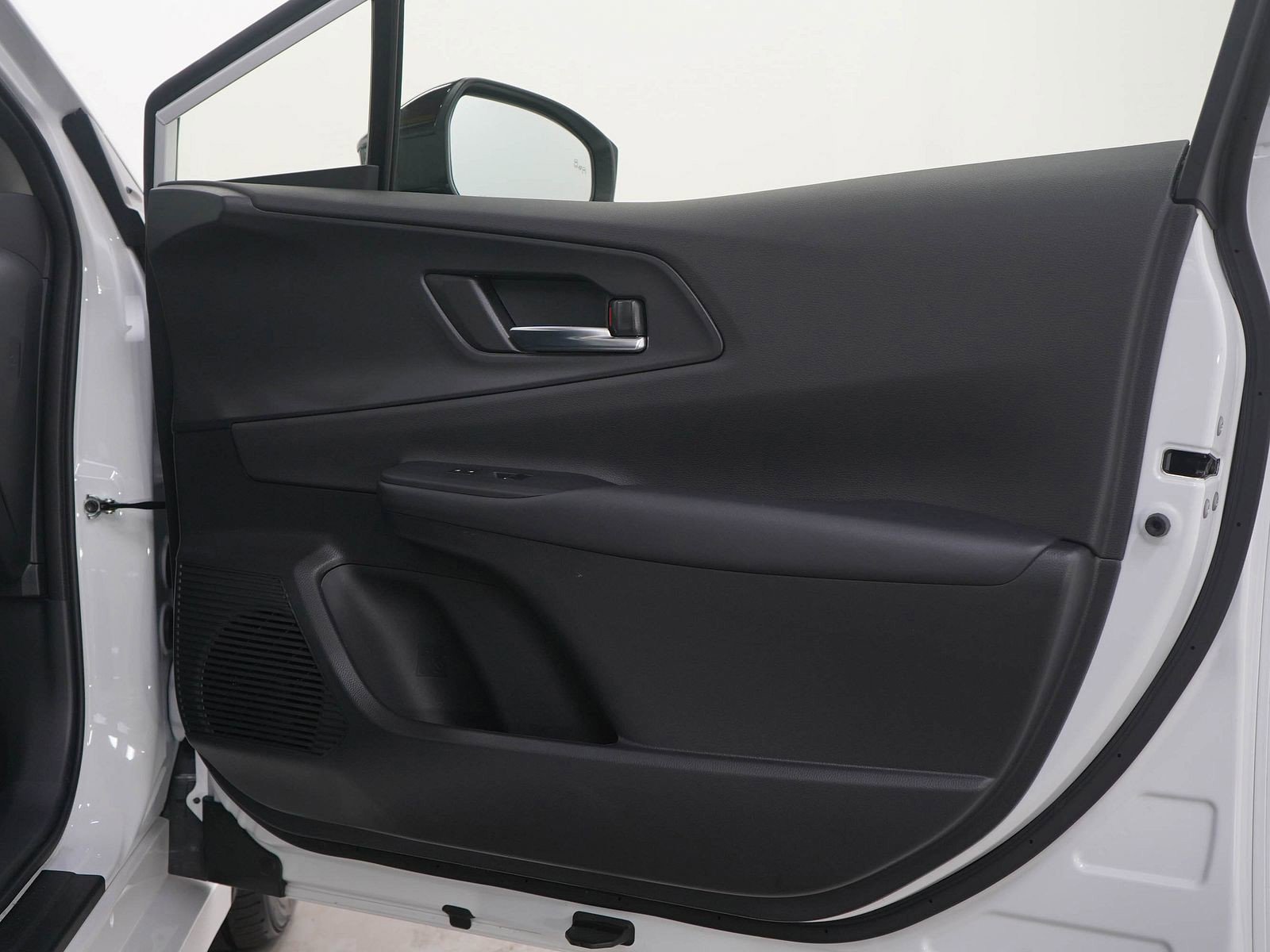 Used 2026 Toyota Prius Plug-In Hybrid image 9