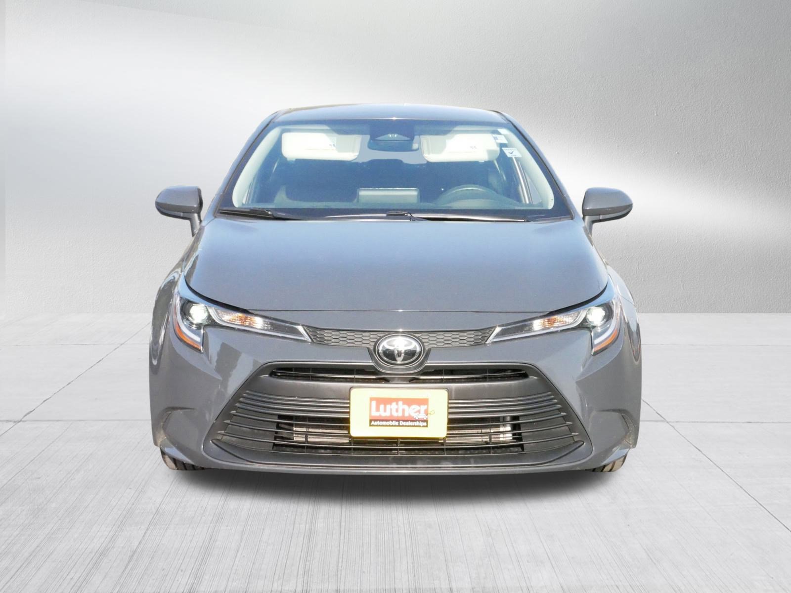 Used 2024 Toyota Corolla LE image 2