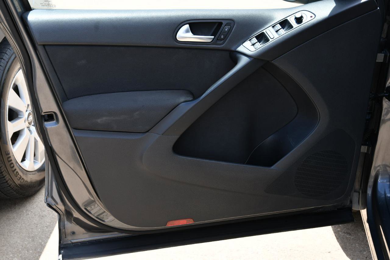 Used 2014 Volkswagen Tiguan S FWD image 7