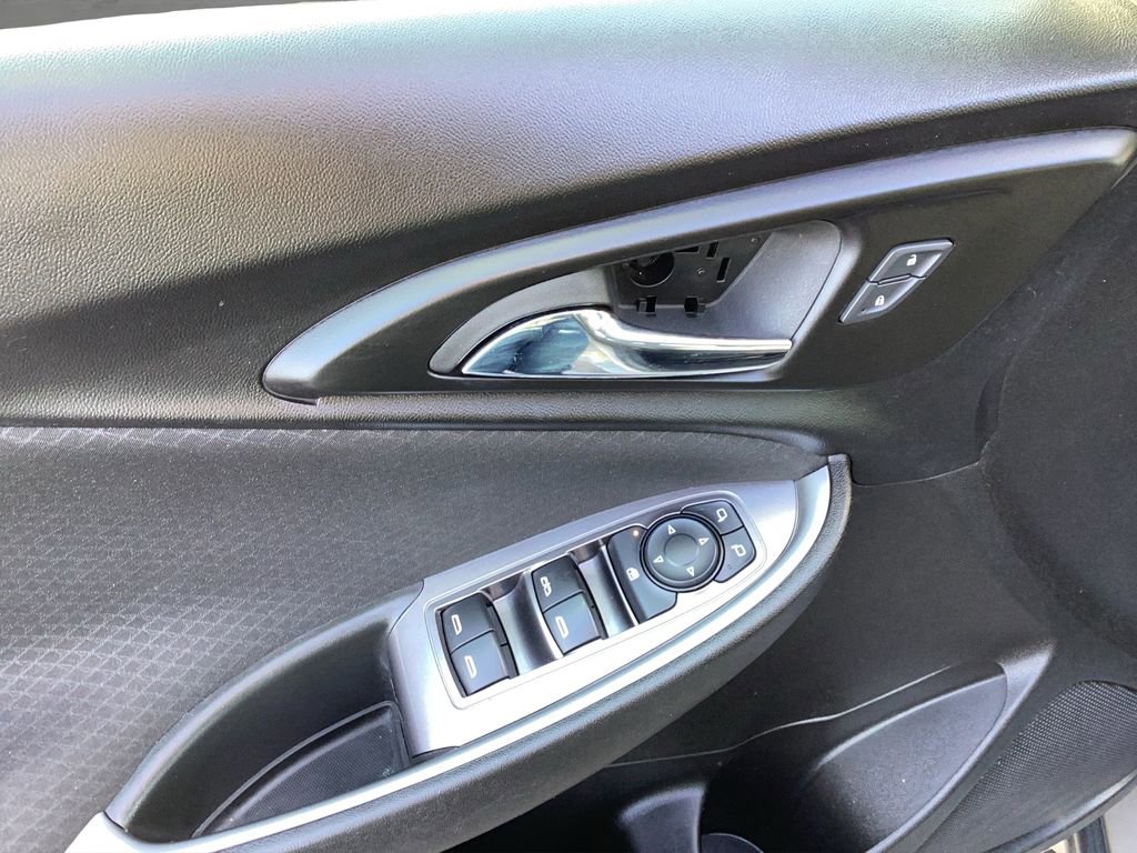 Used 2023 Chevrolet Malibu LT image 12