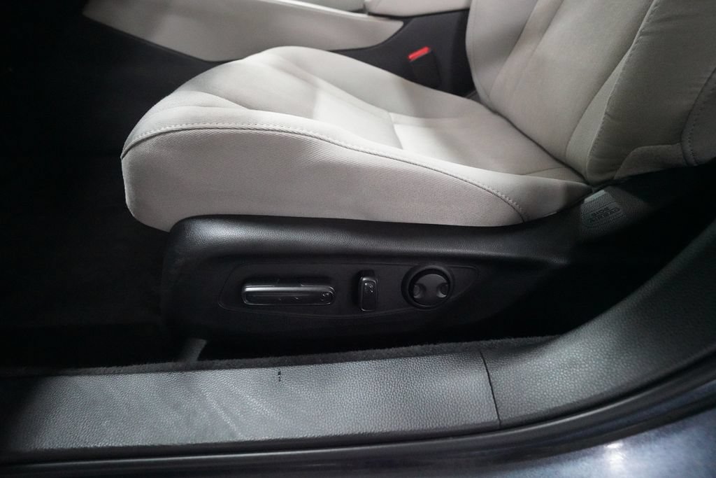 Certified 2023 Honda Accord EX image 28