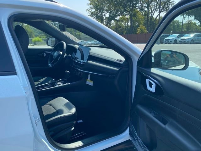 New 2025 Jeep Compass Latitude w/ Sun & Sound Group image 27