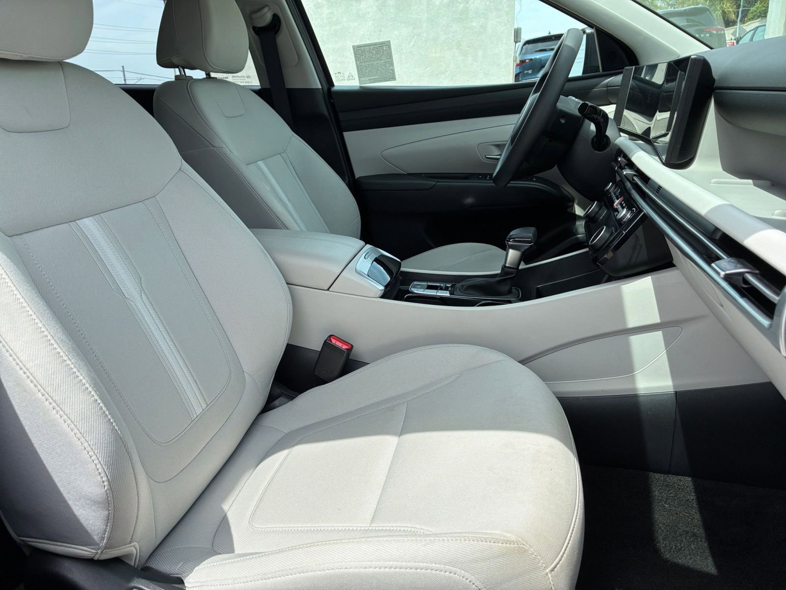 Used 2025 Hyundai Tucson SEL FWD image 38