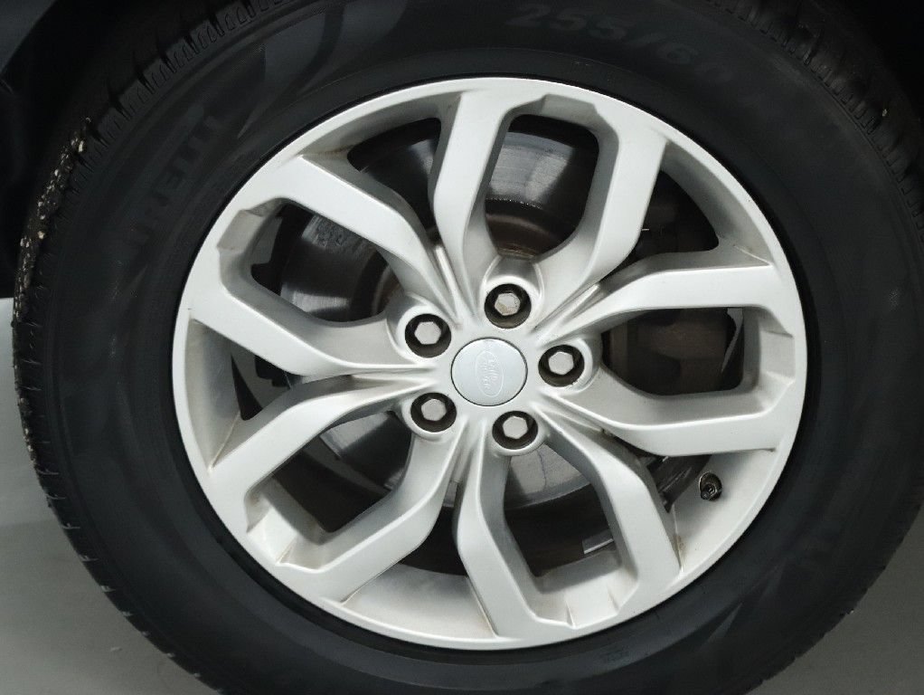 Used 2017 Land Rover Discovery SE AWD/4WD image 41