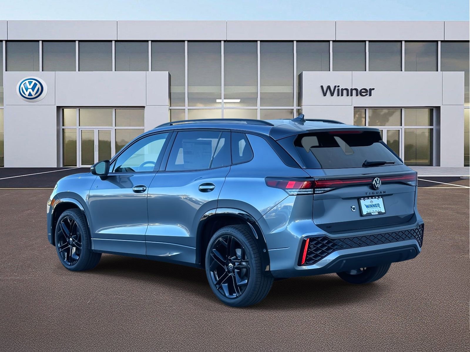 New 2026 Volkswagen Tiguan SE R-Line image 3