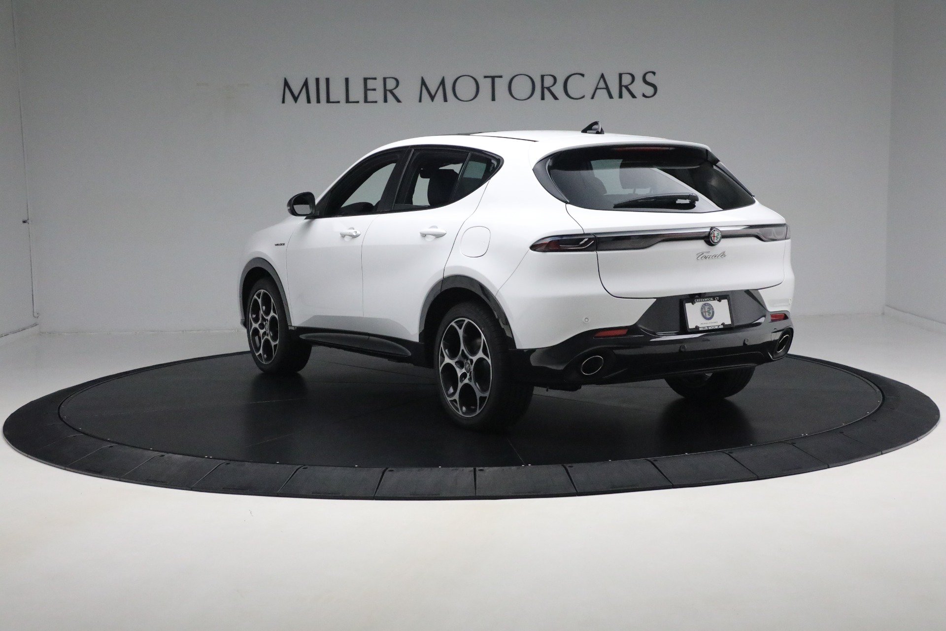 Used 2024 Alfa Romeo Tonale Veloce w/ Premium Interior Package AWD/4WD image 8