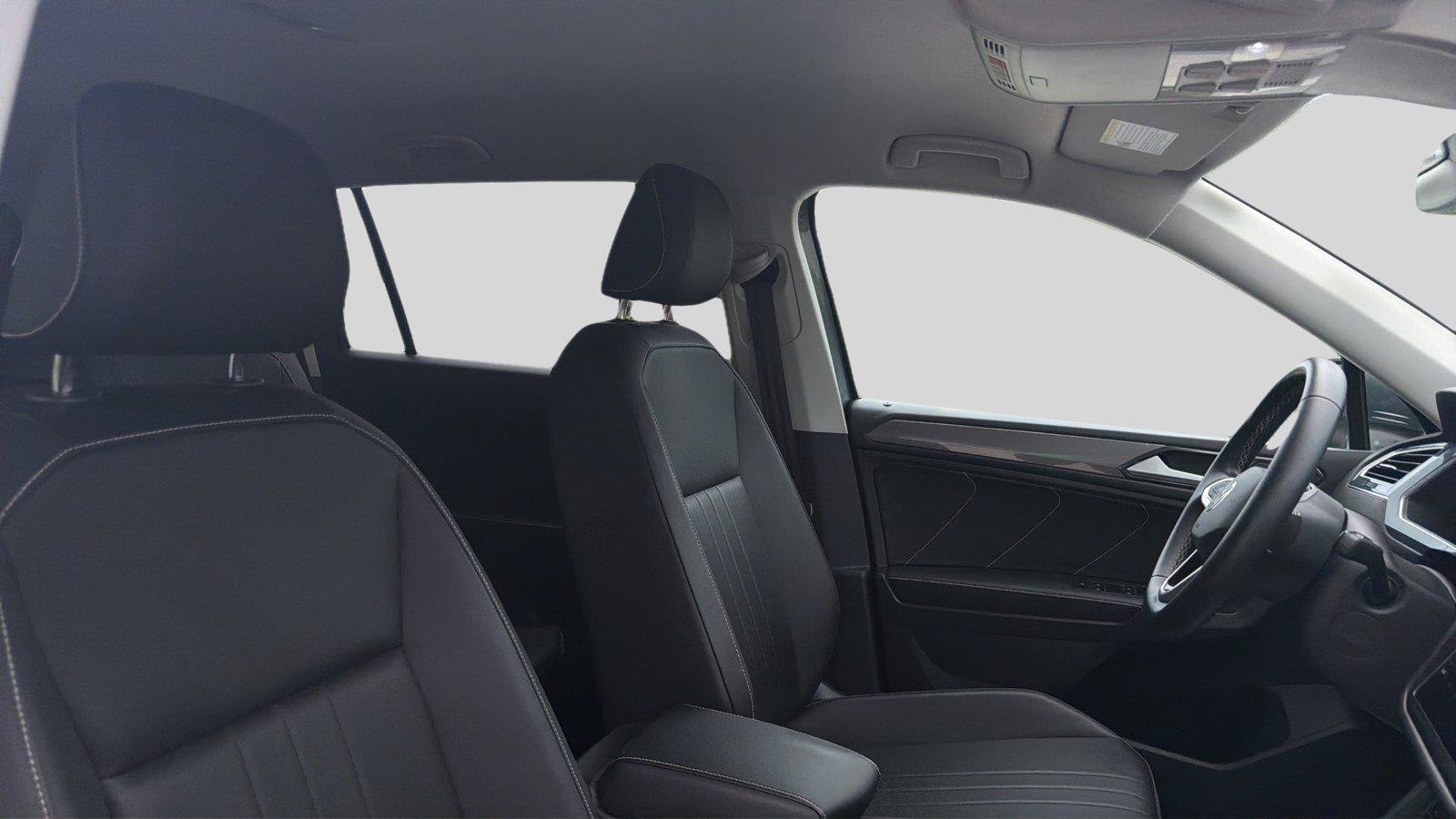 Used 2023 Volkswagen Tiguan SE AWD/4WD image 22