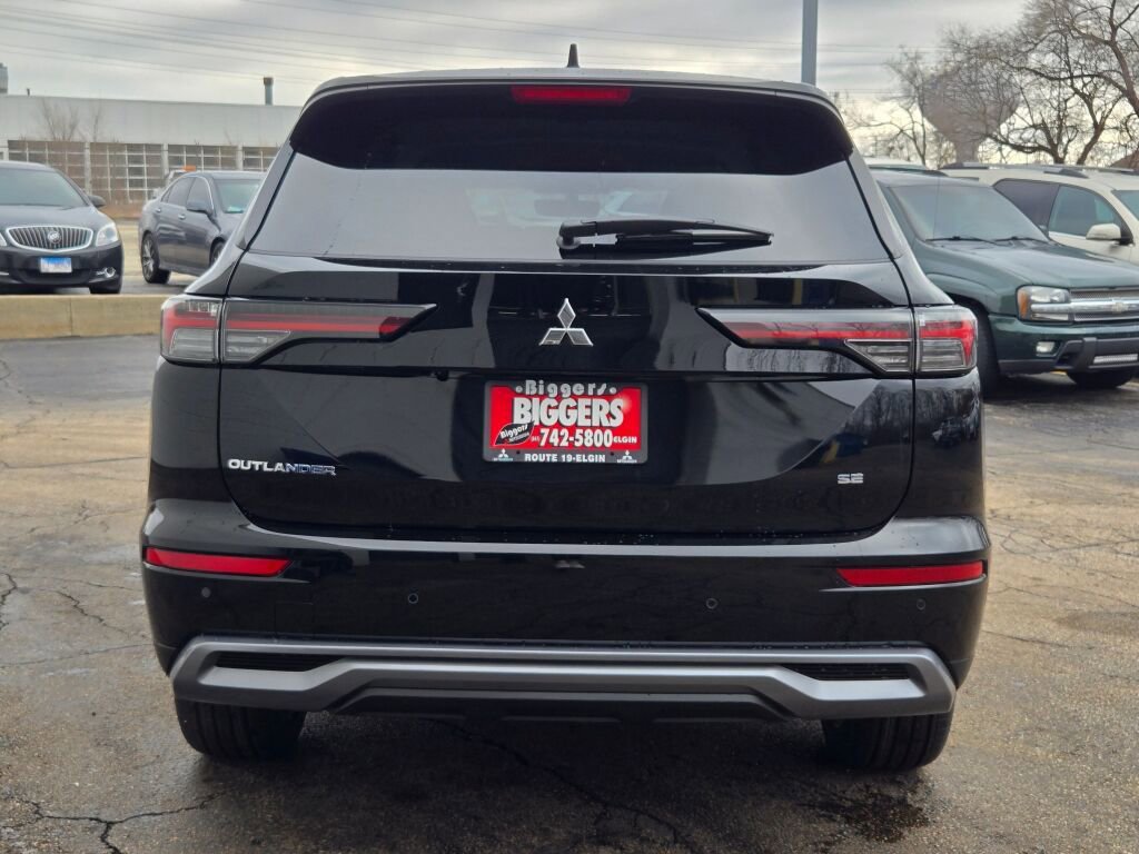 New 2026 Mitsubishi Outlander SE FWD image 11