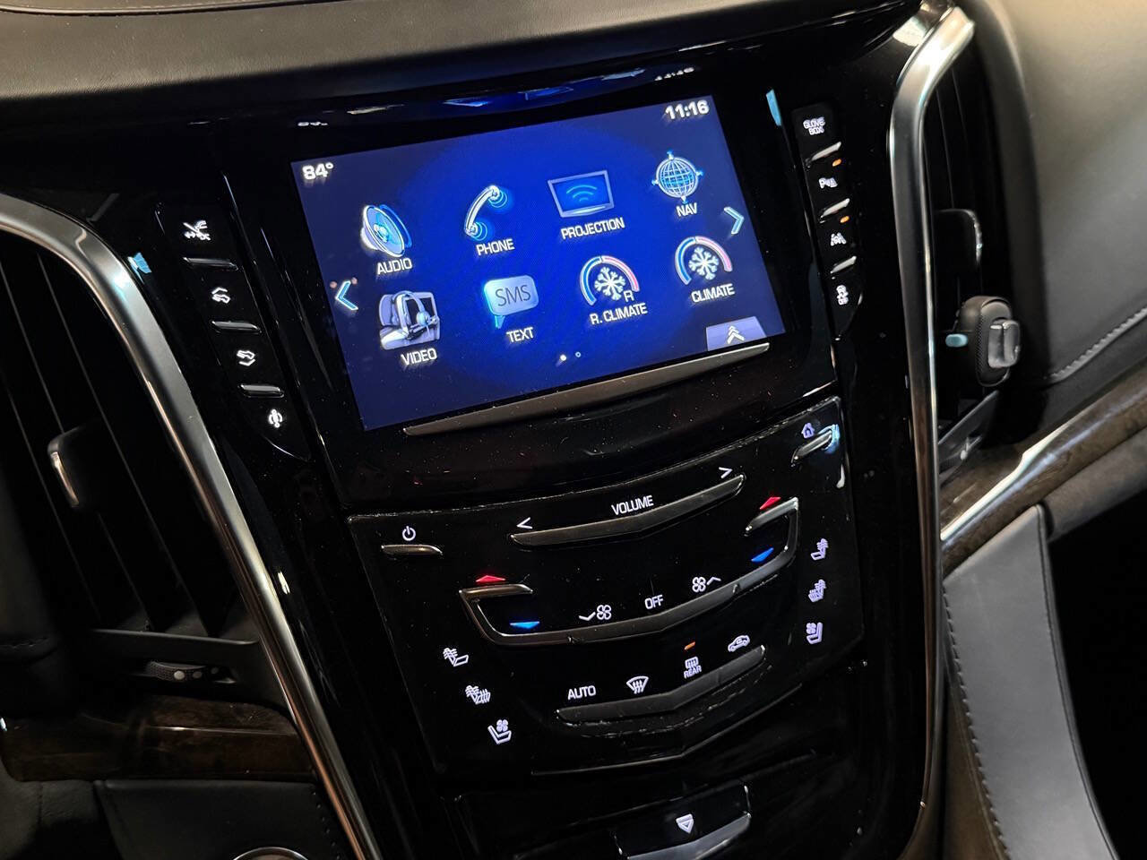 Used 2016 Cadillac Escalade ESV Platinum AWD/4WD image 10
