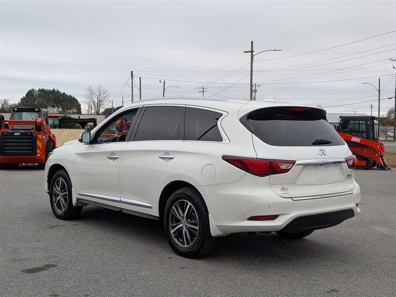Used 2016 INFINITI QX60 AWD w/ Premium Plus Package image 3
