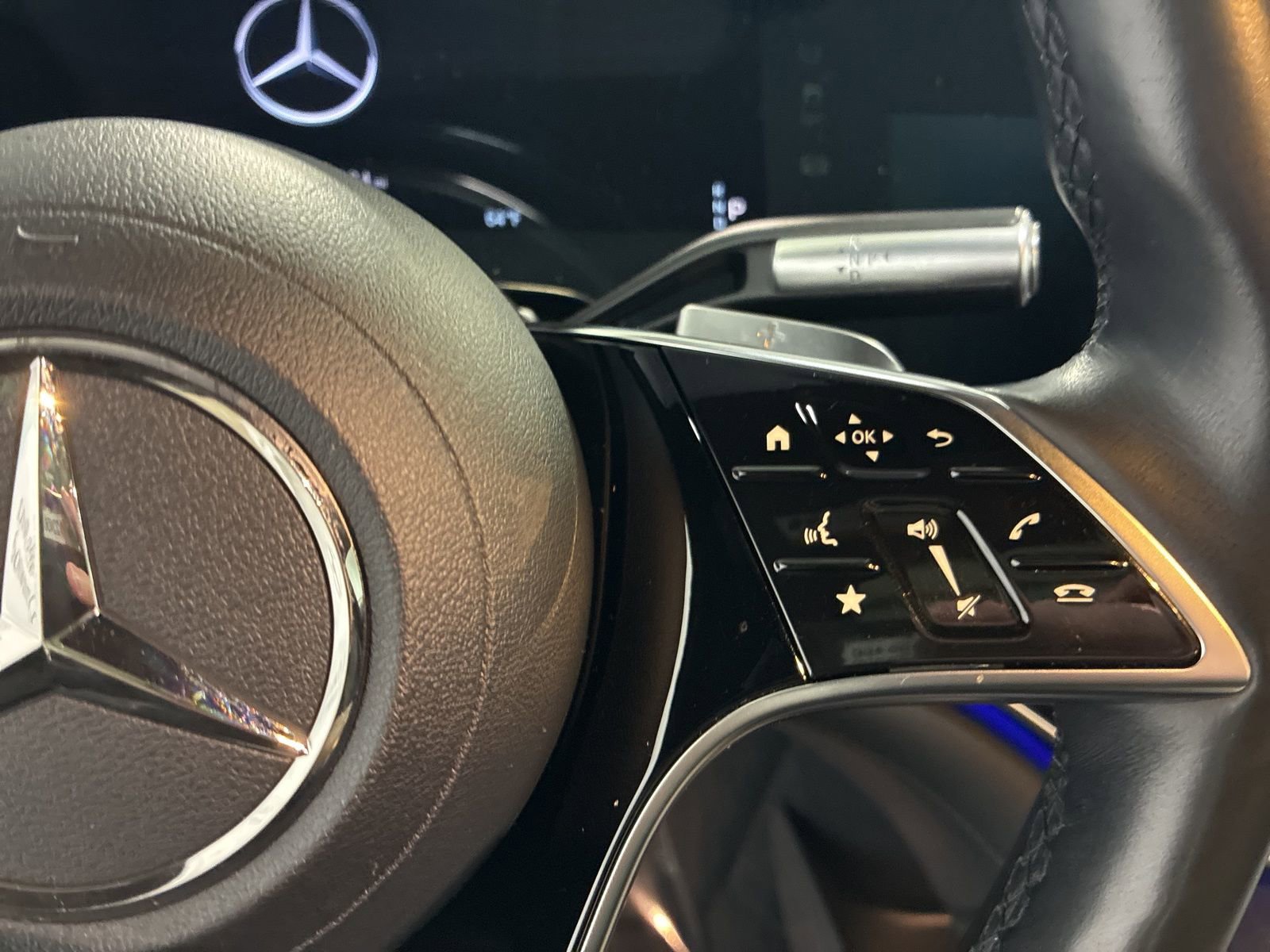 Used 2023 Mercedes-Benz EQS 580 4MATIC Sedan w/ Exclusive Trim Package image 18