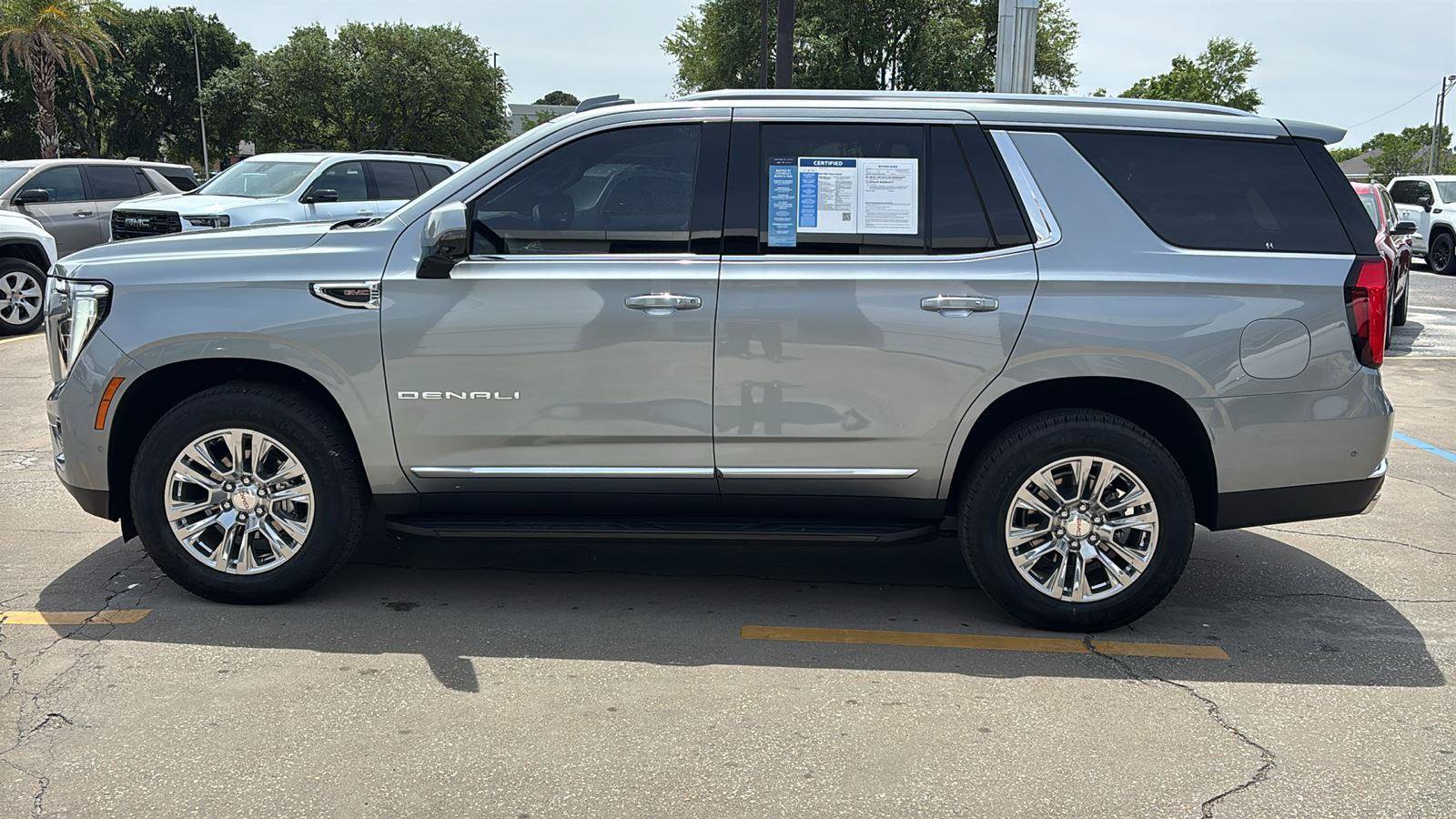 Certified 2025 GMC Yukon Denali AWD/4WD image 4