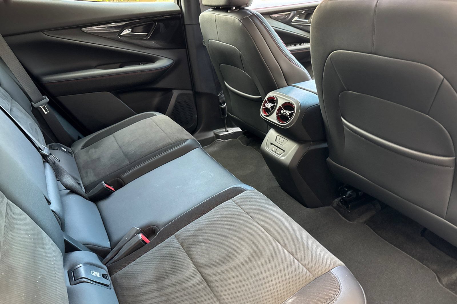 Used 2024 Chevrolet Blazer EV RS AWD/4WD image 18