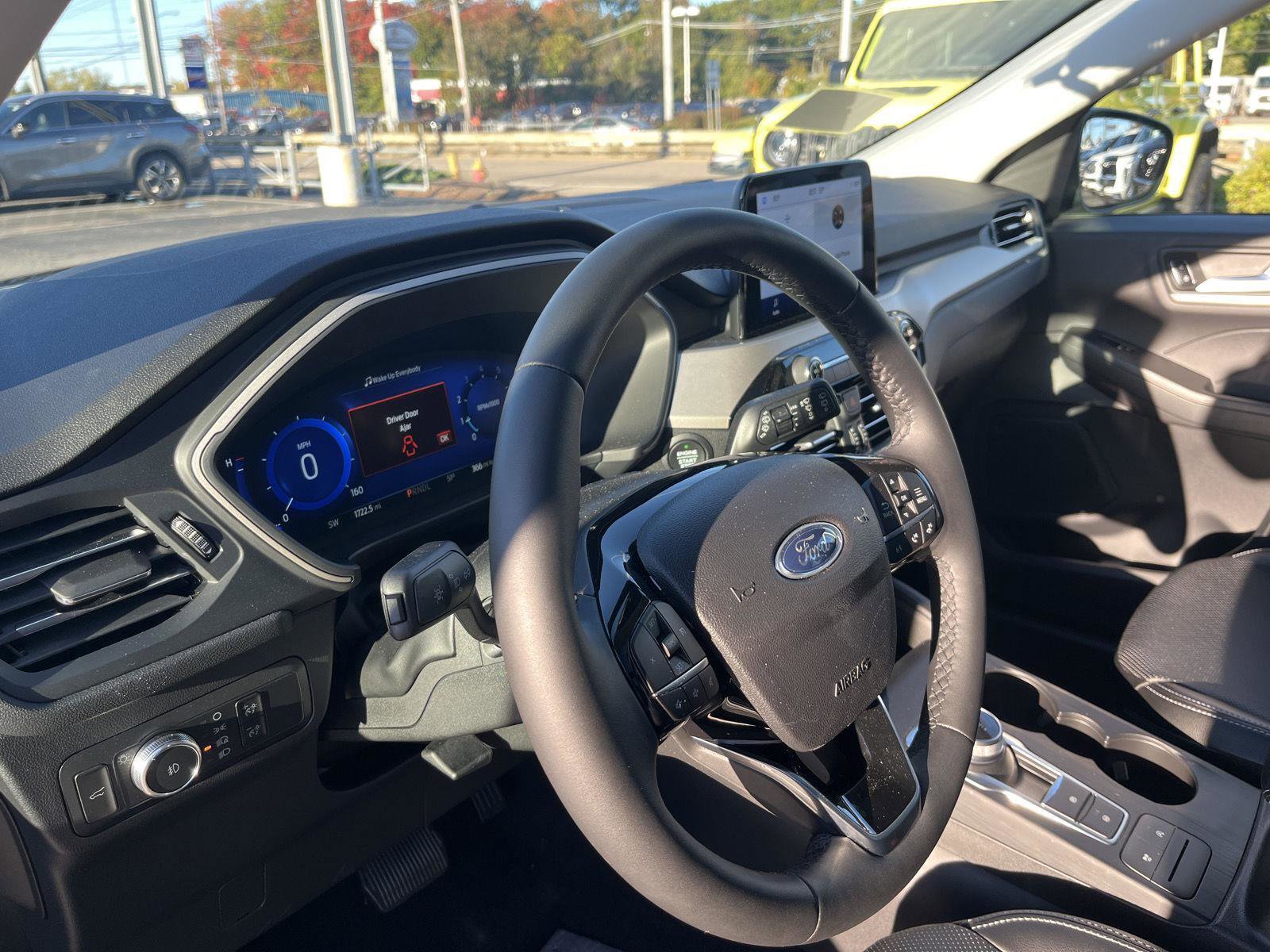 Used 2022 Ford Escape SEL w/ Technology Package image 17