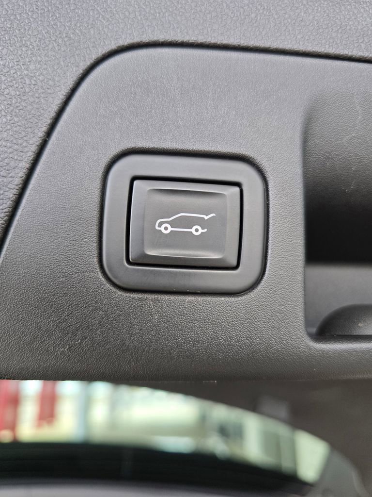 Used 2021 Buick Envision Essence w/ Sport Touring Package image 14