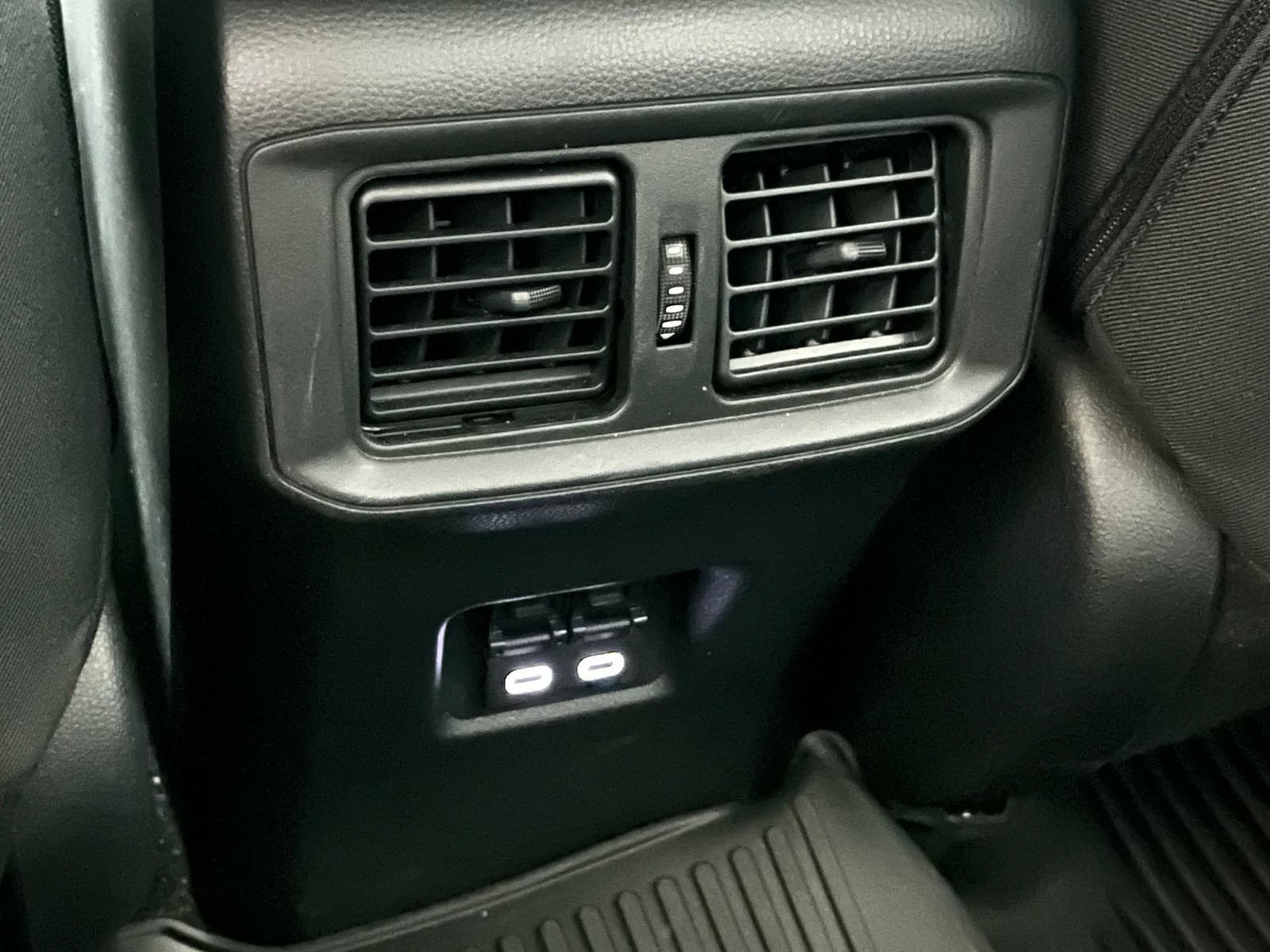 Used 2023 Toyota RAV4 XLE AWD/4WD image 35