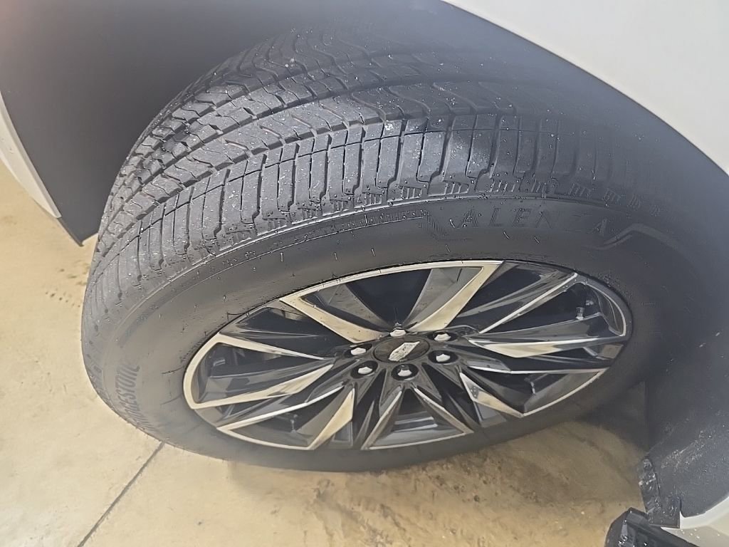 Certified 2024 Cadillac Escalade ESV Sport Platinum image 18