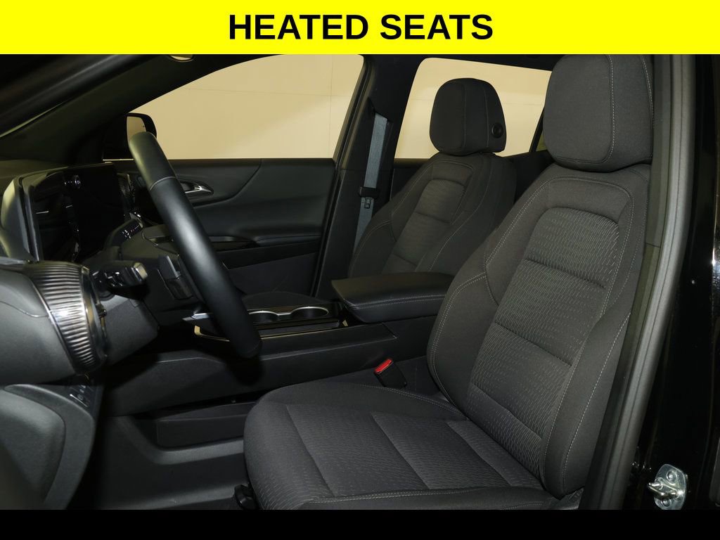 Used 2025 Chevrolet Equinox LT FWD image 3