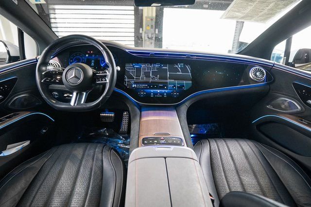 Certified 2022 Mercedes-Benz EQS 580 4MATIC Sedan image 11