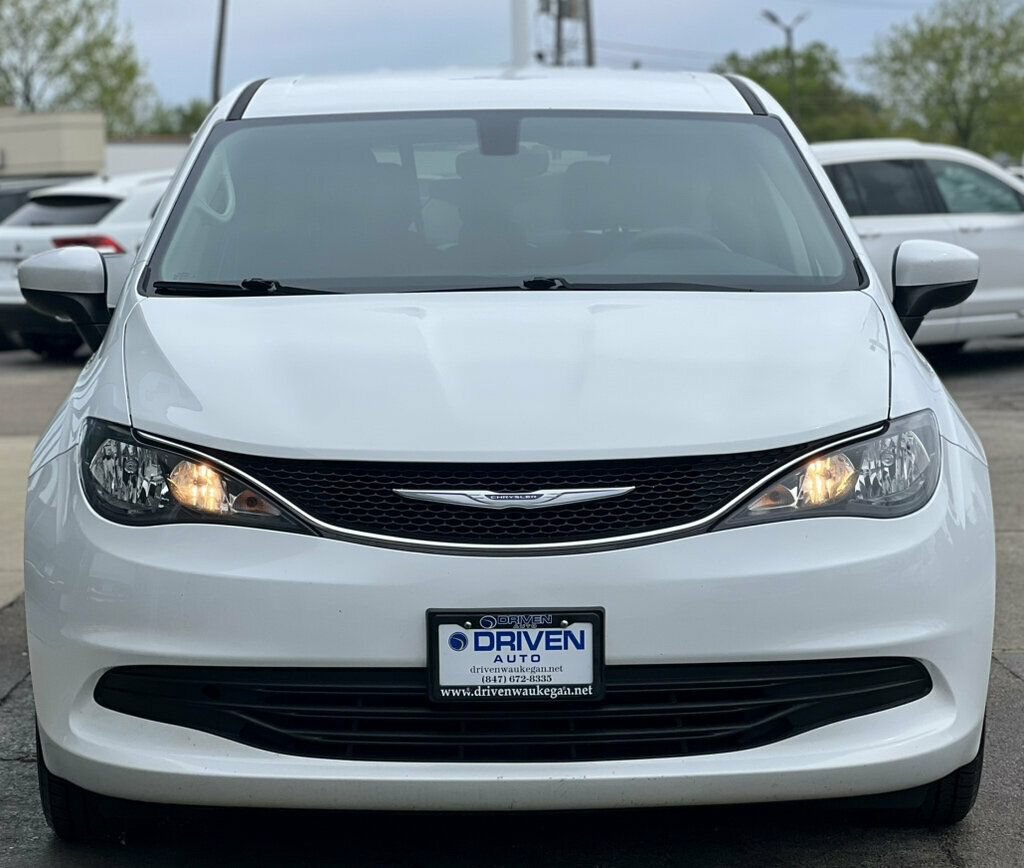 Used 2017 Chrysler Pacifica LX w/ Tire & Wheel Group FWD image 36