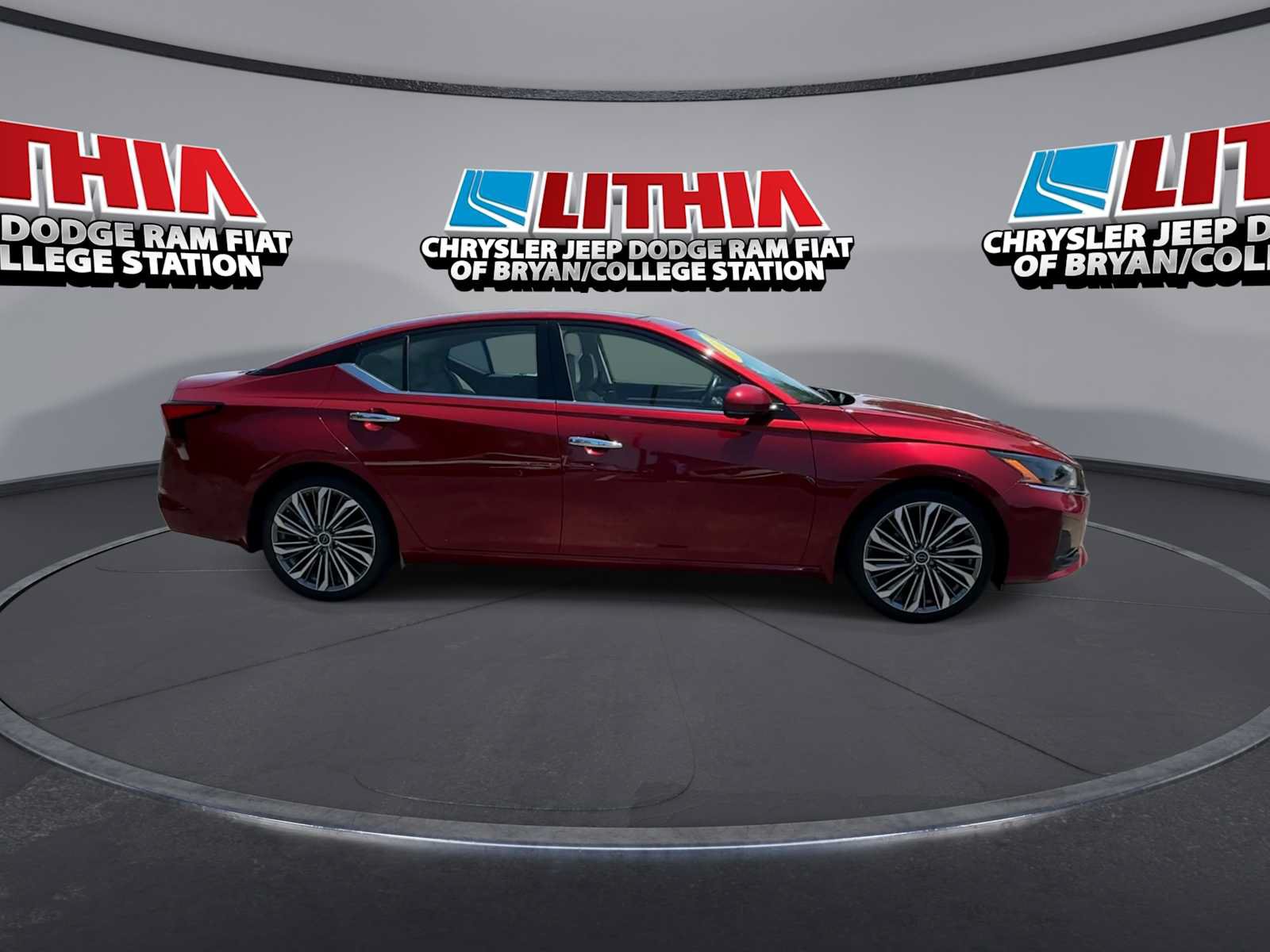 Used 2024 Nissan Altima 2.5 SL FWD image 9