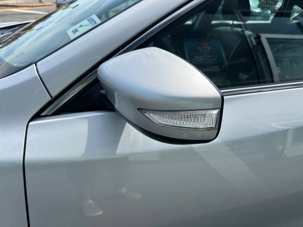 Used 2017 Nissan Altima 2.5 SL w/ Moonroof Package FWD image 11