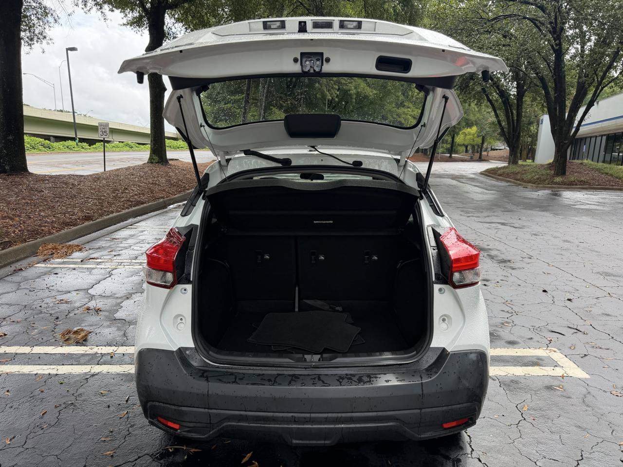 Used 2019 Nissan Kicks SV FWD image 27