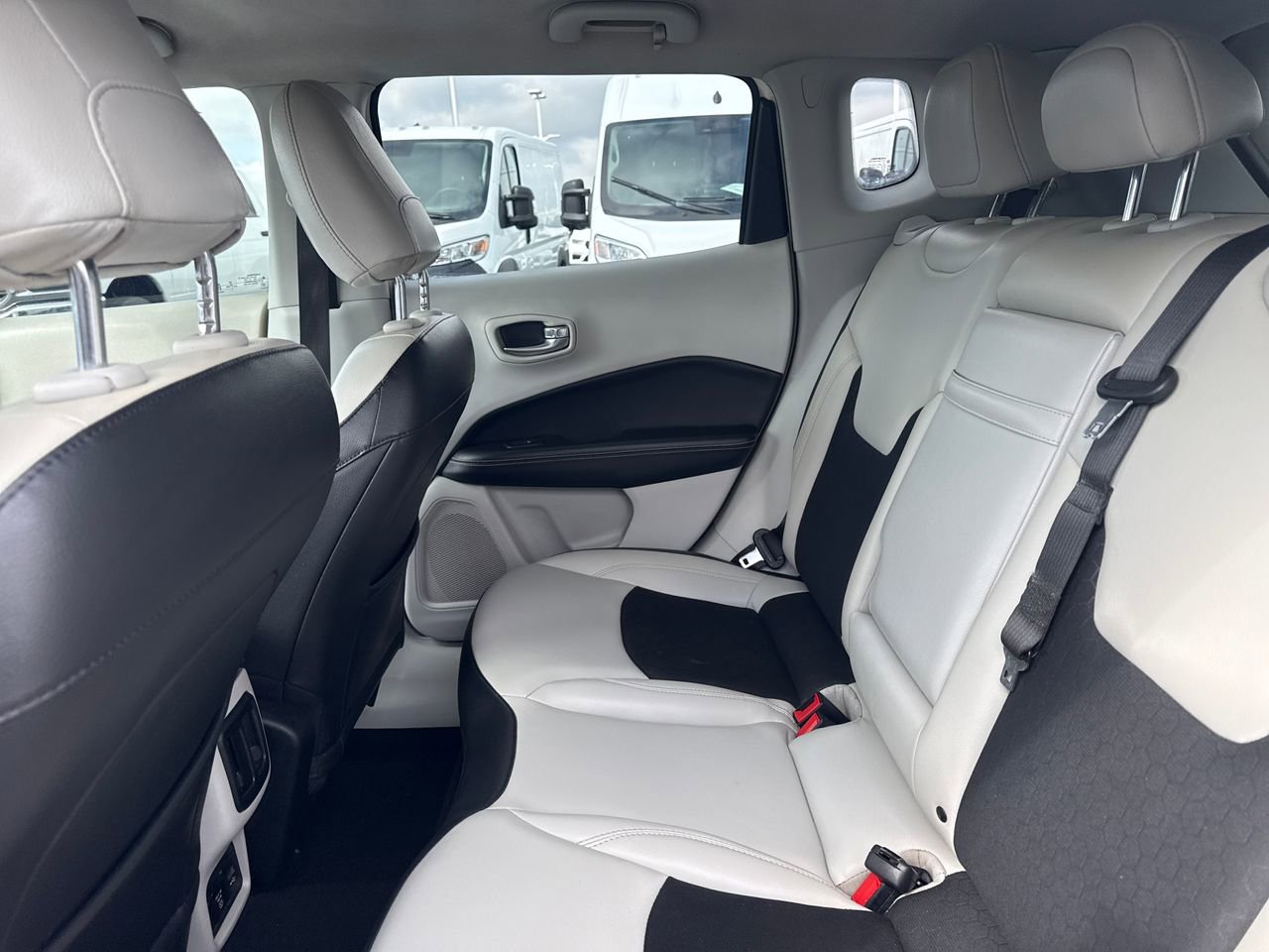 Used 2019 Jeep Compass Latitude AWD/4WD image 11