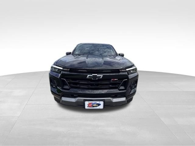 Certified 2024 Chevrolet Colorado Z71 w/ Z71 Convenience Package 2 AWD/4WD image 3
